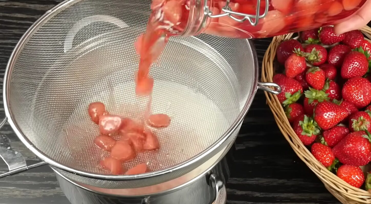 полуничний лікер