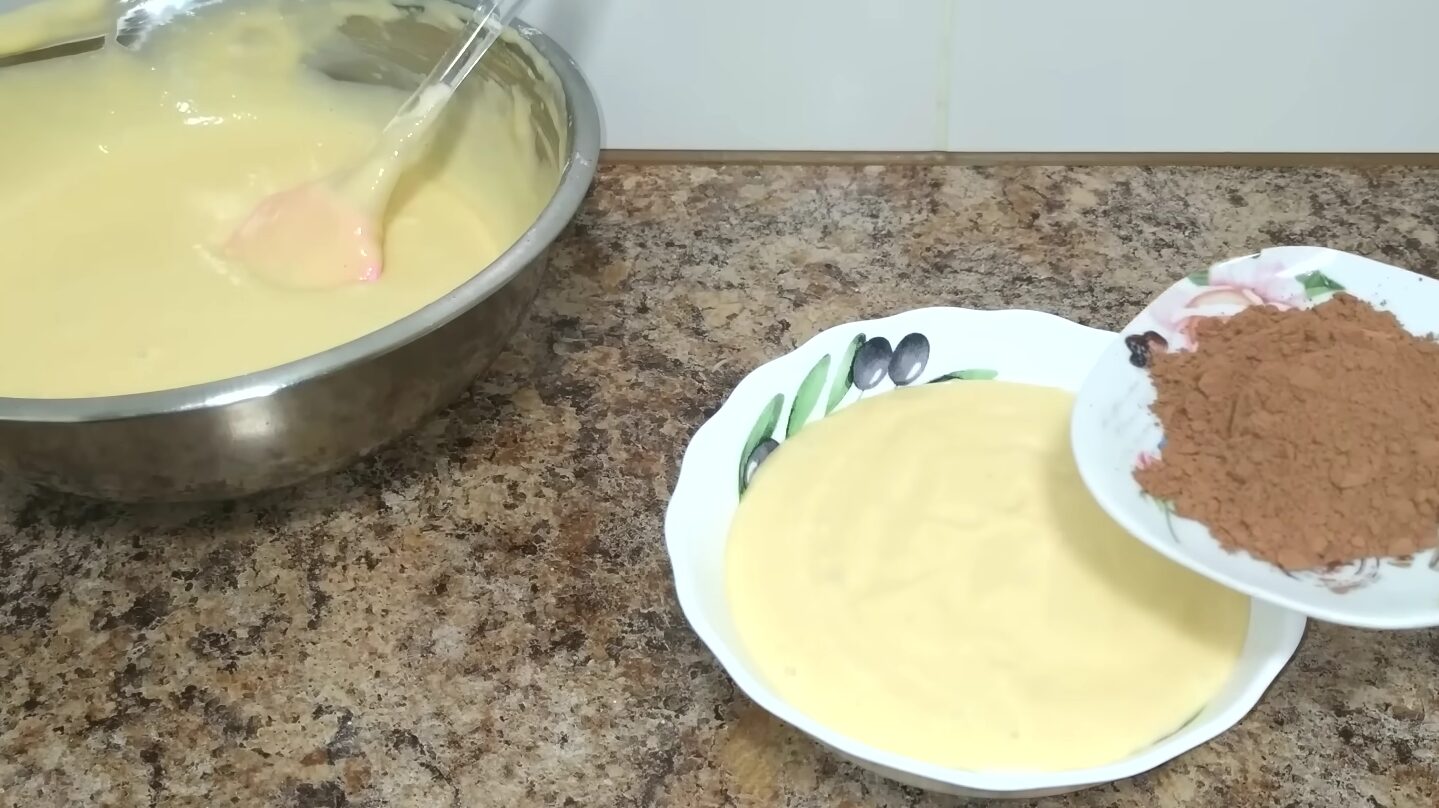 пиріг з черешнями на сковороді