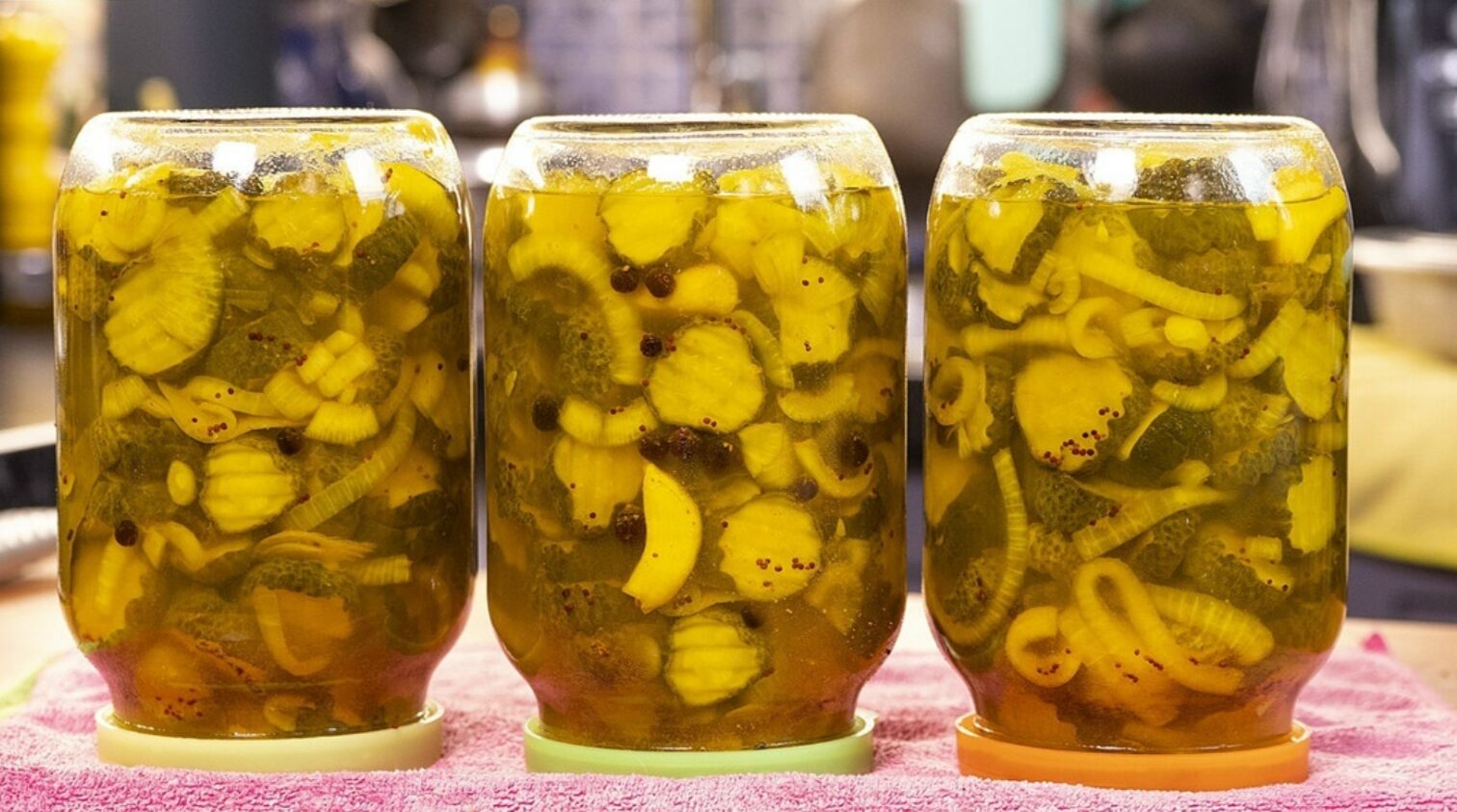 огірки з куркумою